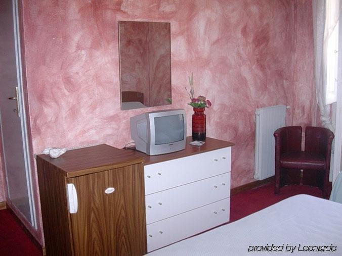 Hotel Buenos Aires Montecatini Terme Habitación foto